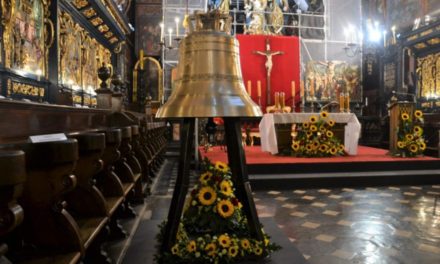 2020. Dzwon Józef z Nazaretu w Bazylice Mariackiej